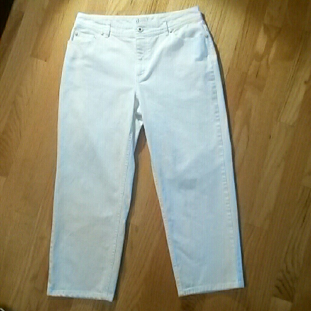 Denim & Company White Denim Capris Size 4